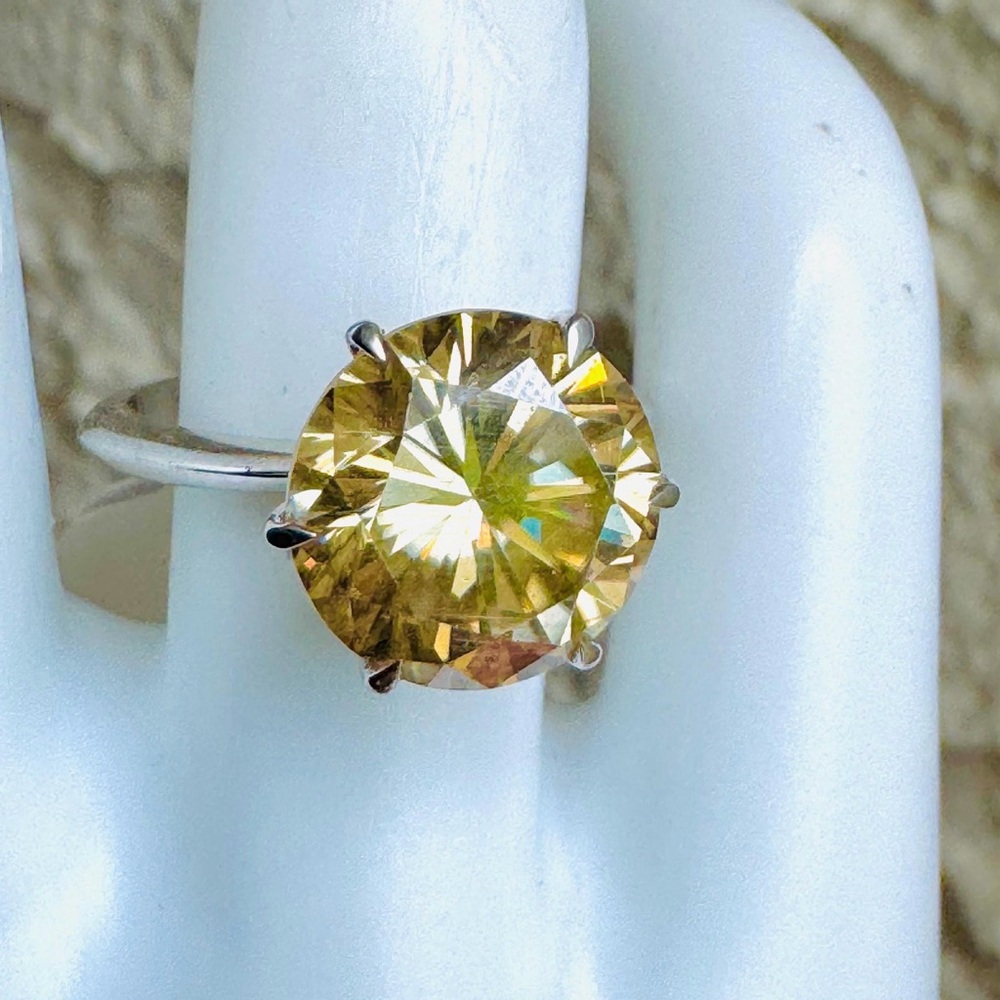 SAMPLES OF YELLOW/ CHAMPAGNE DIAMONDS RINGS